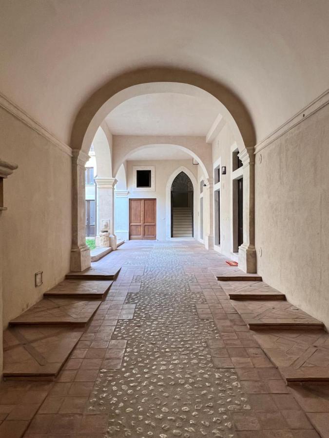 Baroni Cortelli Apartments LʼAquila Exterior foto